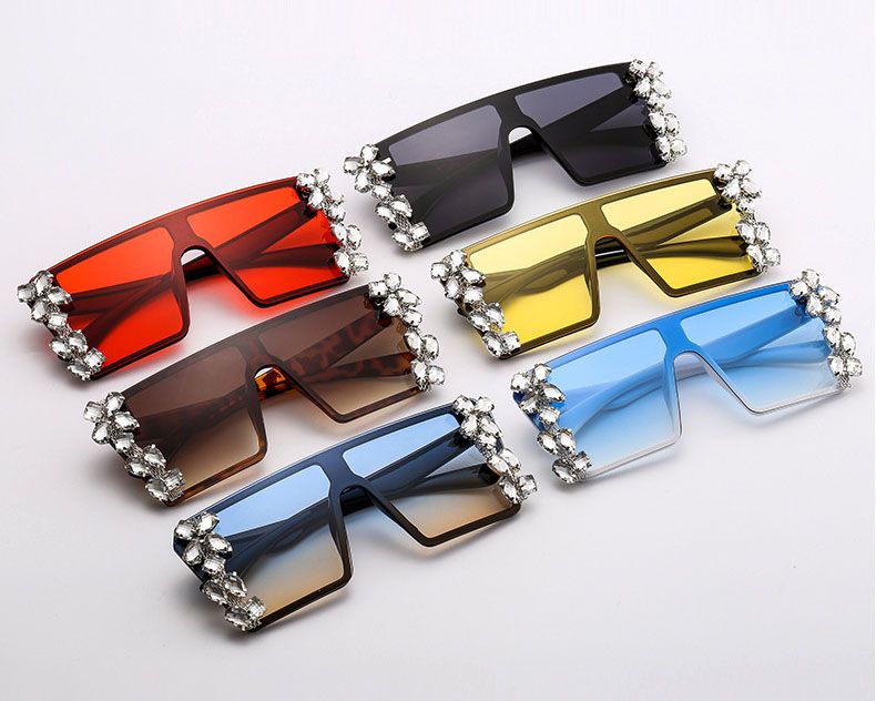 Chic metal light frame square oversized sunglasses