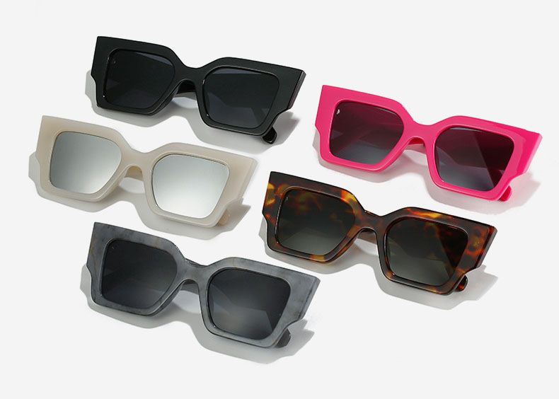 Retro Style Square Frame Bold Legs Sunglasses