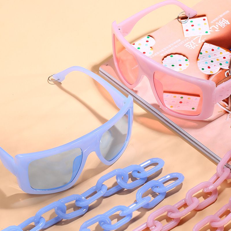 Wrap Around Frame Mod Oversized Sunglasses w/ Chains