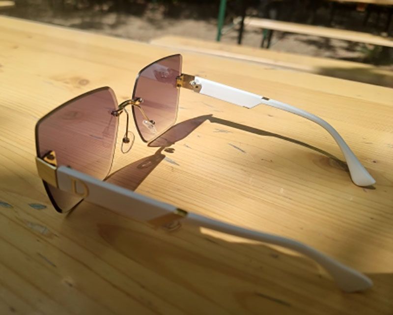 Flat top oversized one piece lens D frame sunglasses