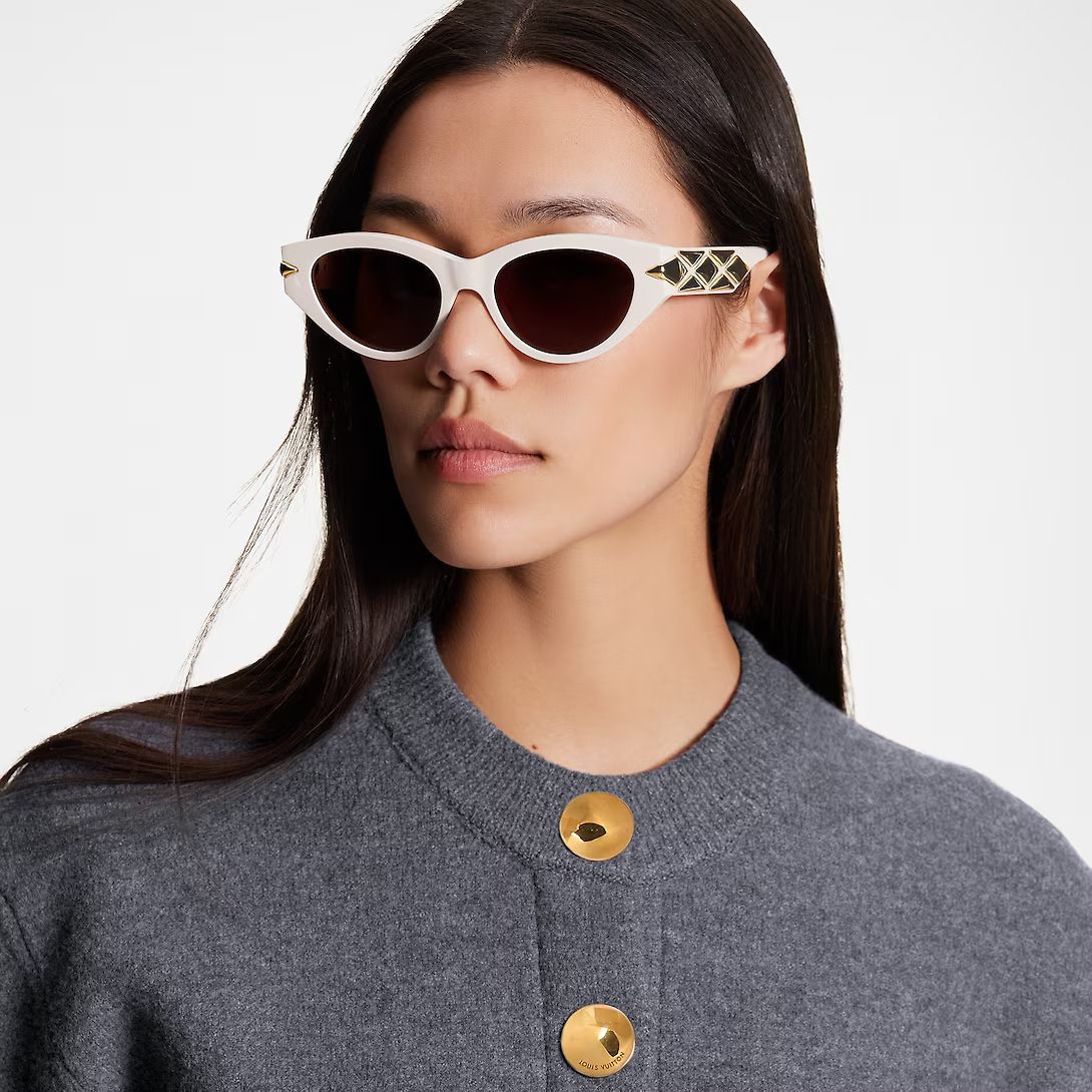 Gold tone rhombus temples ladies’ cat eye sunglasses