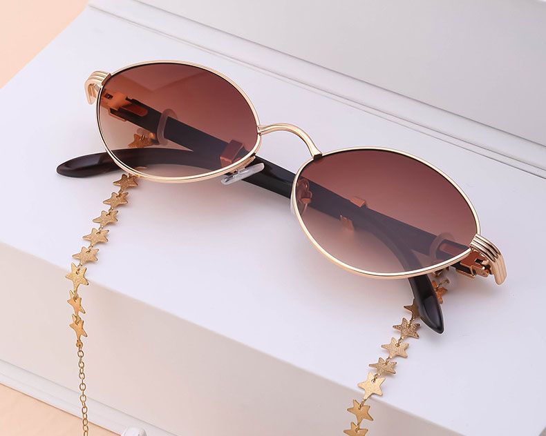 Retro Oval Shape Sunglasses w/ Stars Chain