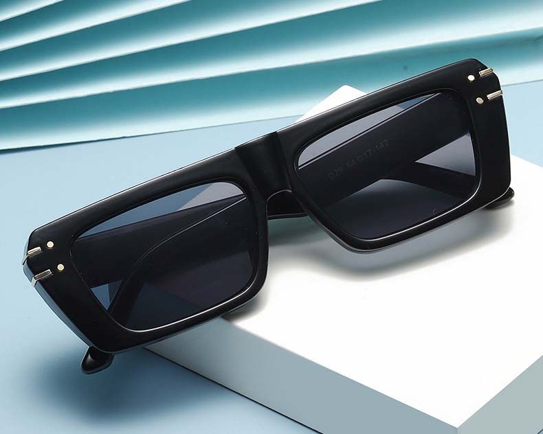 Metallic side bars flat top rectangular sunglasses