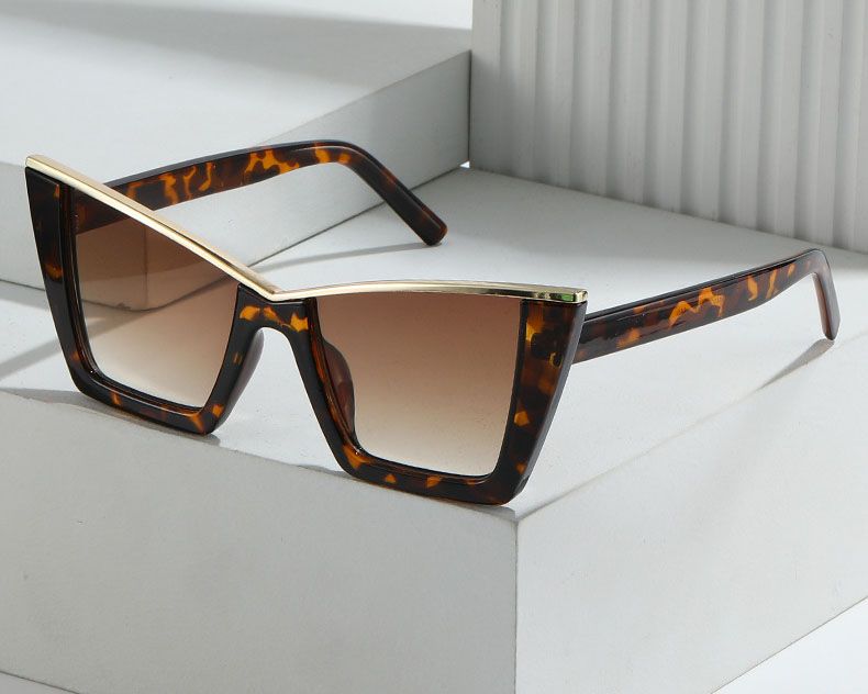 Ladies Gold Tone Top Bar Retro Cat Eye Sunglasses