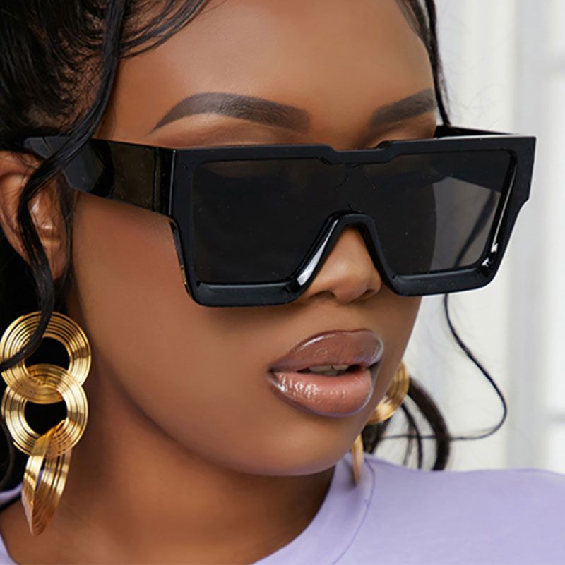 Muscular oversized square one lens sunglasses 