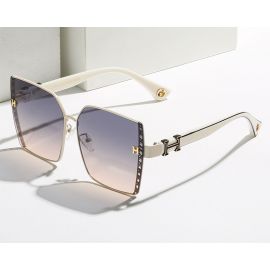 Elegant 'H' Letters Oversized Square Deluxe Sunglasses